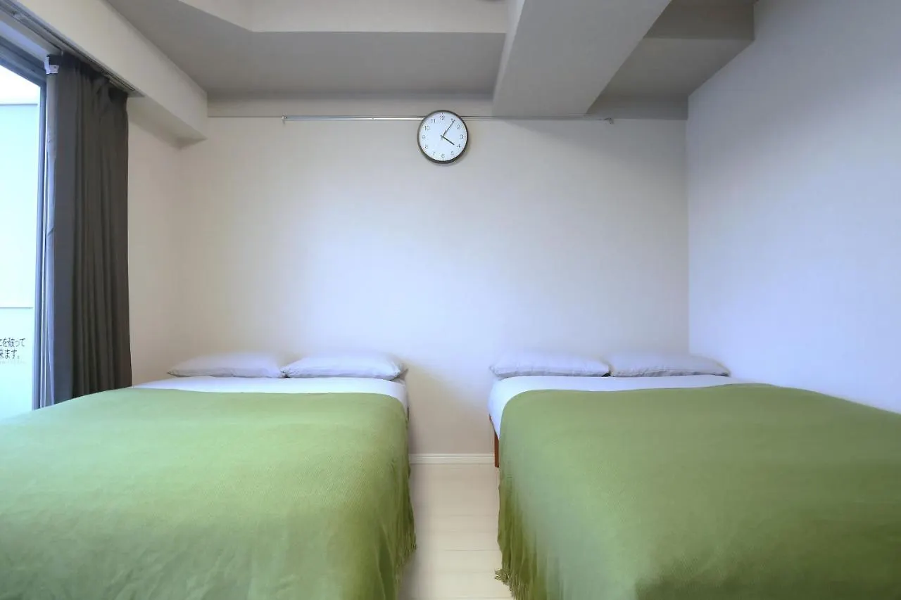 Apartment Shinjuku Ryokan Retreat: Authentic Tokyo Experience Near Higashi-Shinjuku Station
