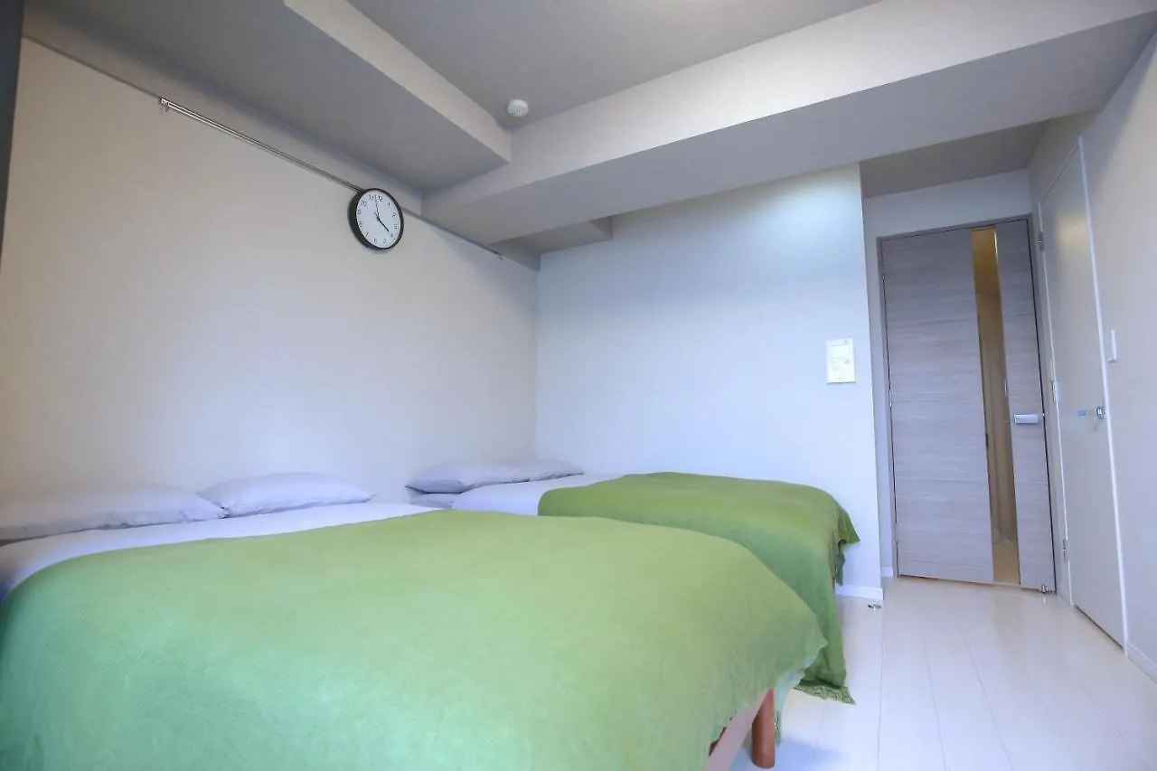 Shinjuku Ryokan Retreat: Authentic Tokyo Experience Near Higashi-Shinjuku Station Apartment